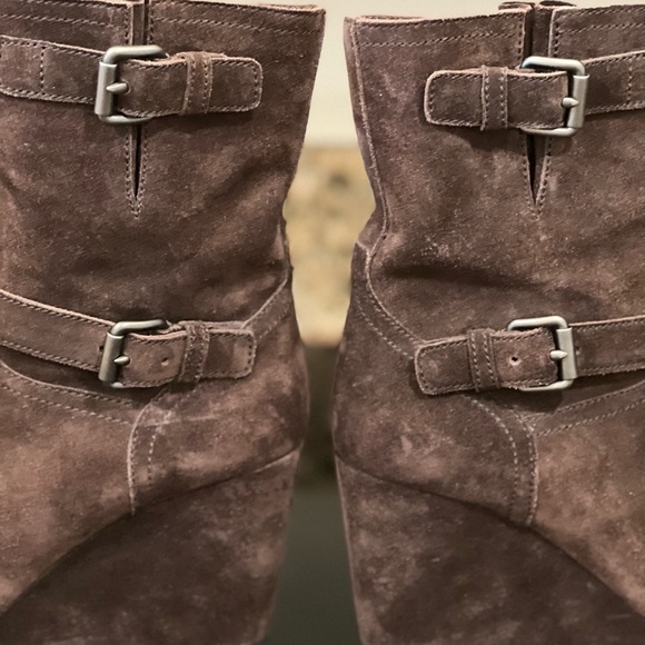 PRADA Double Buckle Suede Wedge Boot.38.5 - Picture 4 of 16